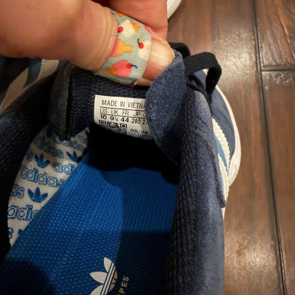 Men’s Adidas MATCHBREAK SUPER SHOES size 10 - Picture 5 of 6